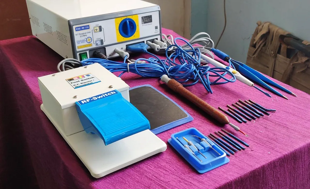 Radiofrequency surgical unit with sterile electrodes and instruments used for minor skin procedures